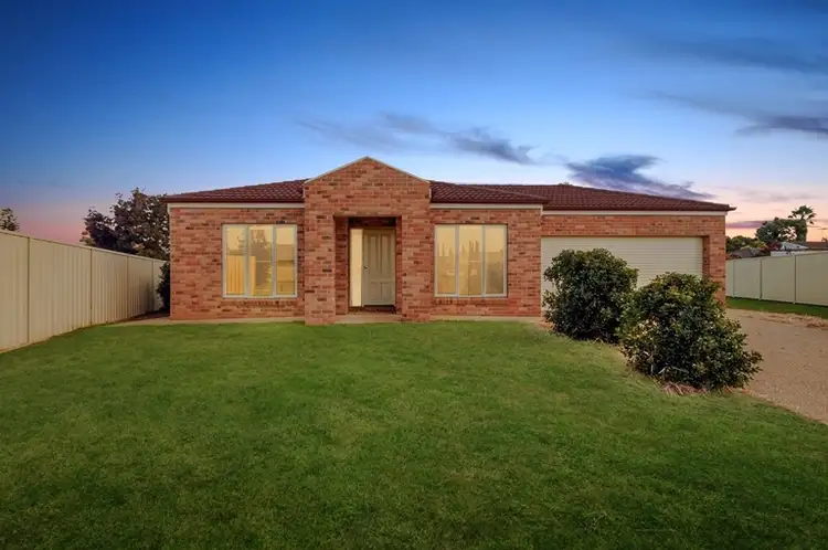 6 Rovere Place, Griffith NSW 2680