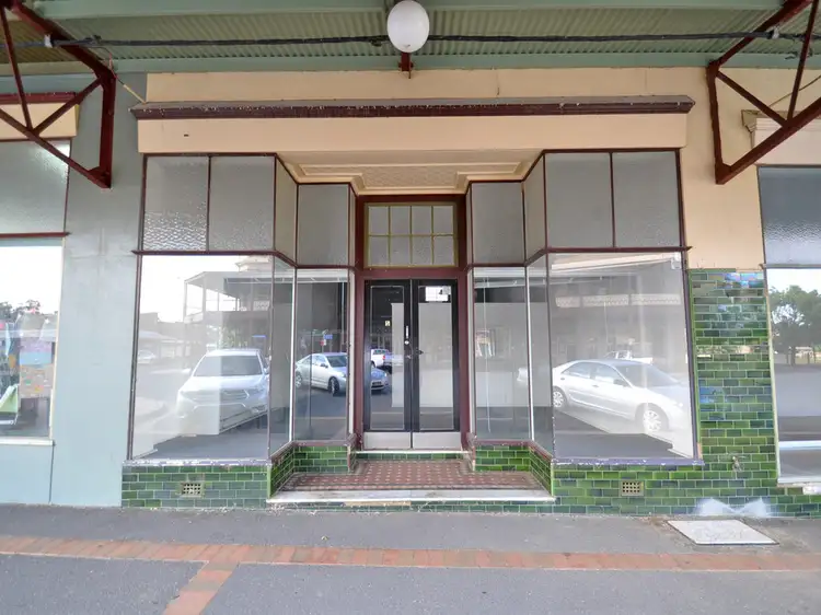 5 Humphreys Street, Junee NSW 2663