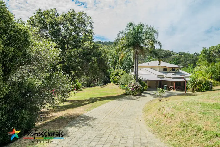 Second view of Homely house listing, 5 Topaz Ct, Mount Richon WA 6112