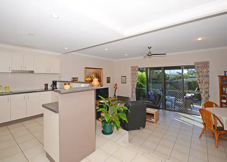 Unit 5, 30 East St, Scarness QLD 4655