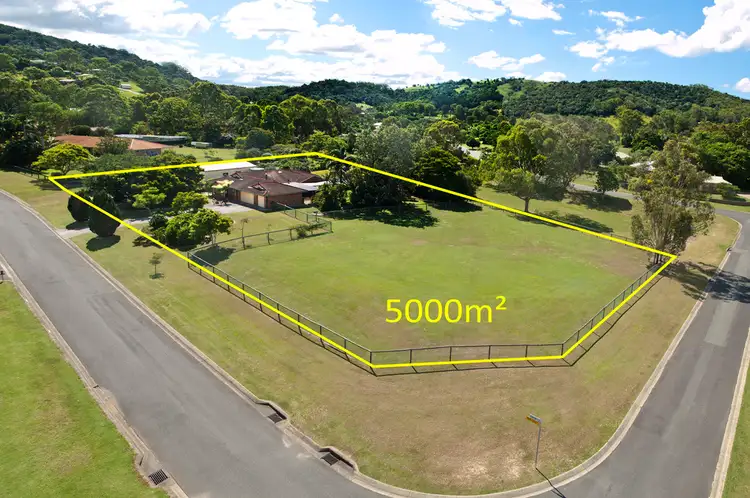 1 Leah Drive, Belivah QLD 4207