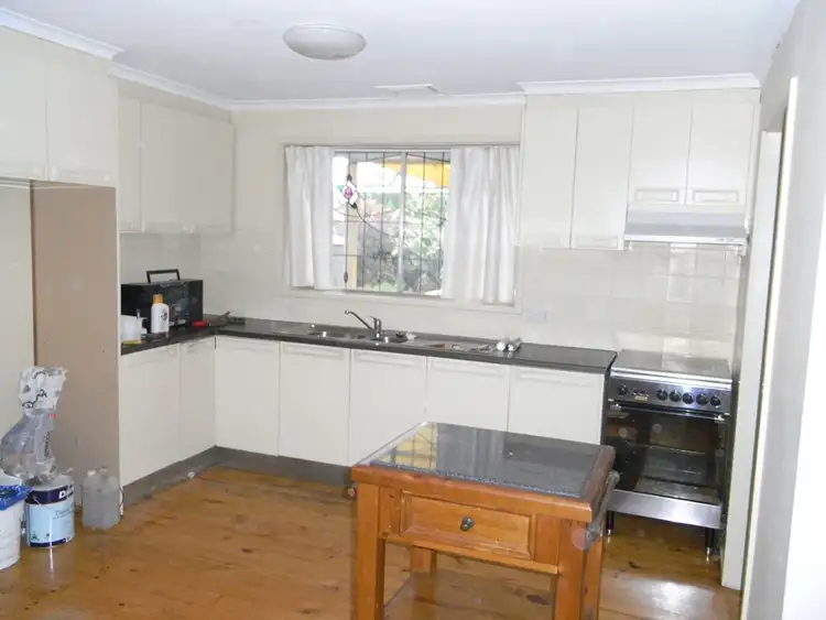 Second view of Homely house listing, 5 Jasmine Place, Melton West VIC 3337