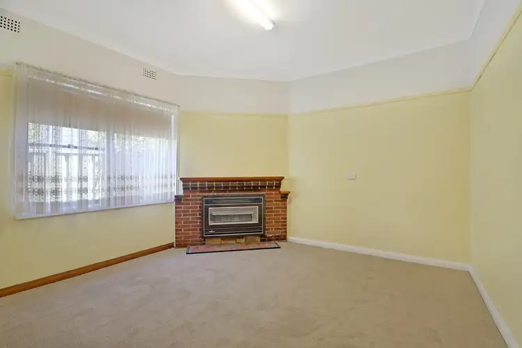 Fifth view of Homely house listing, 17 Betts St, Goulburn NSW 2580