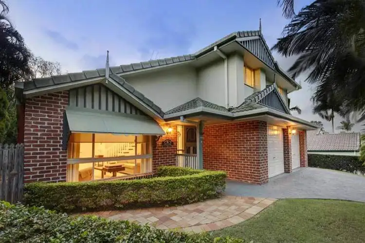 11 Martens Place, Brookfield QLD 4069