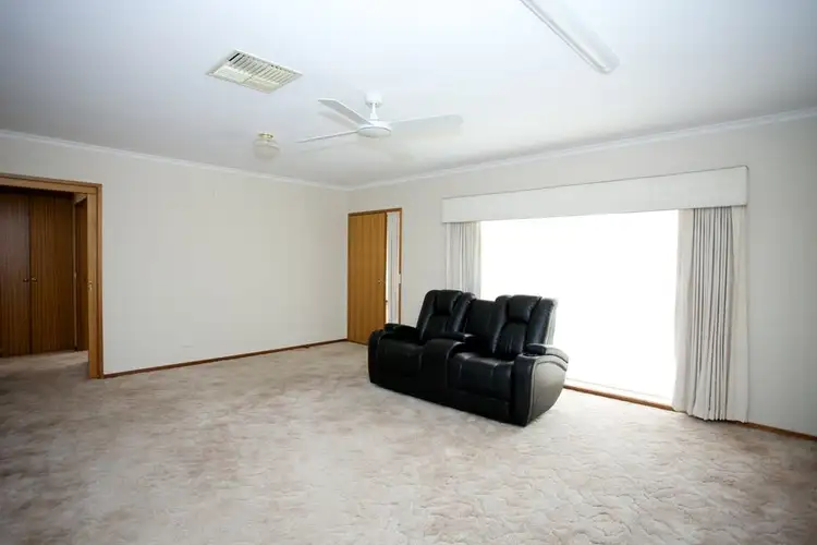 Fourth view of Homely unit listing, 2/102 Bennett Road, Horsham VIC 3400