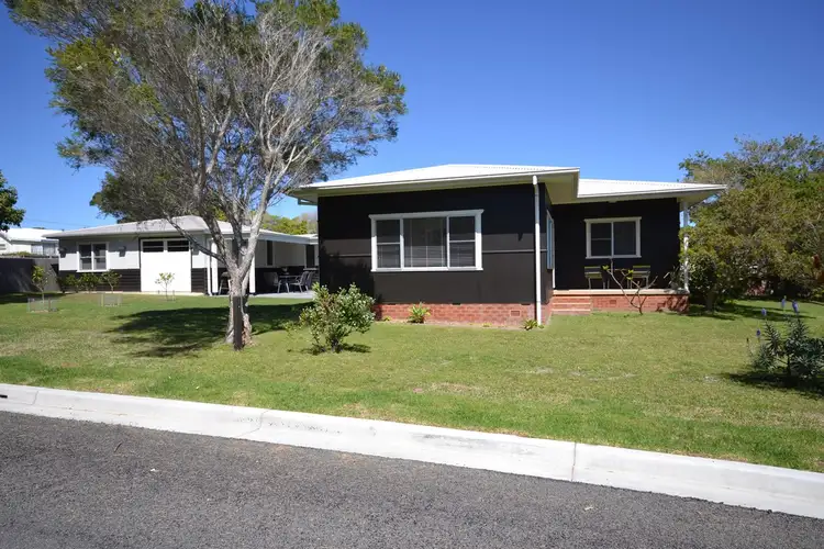 2 Conjola Street, Currarong NSW 2540