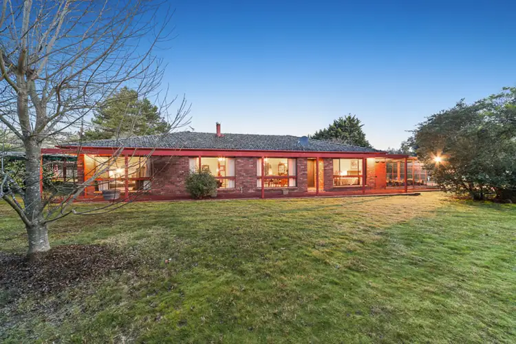 21 Braeside Road, Gisborne VIC 3437