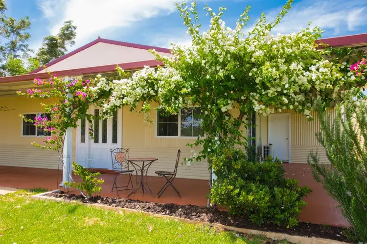 5 Hill River Way, Moonyoonooka WA 6532