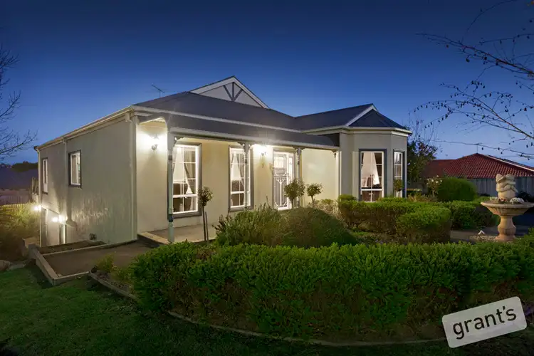 8 Glamis Rise, Beaconsfield VIC 3807