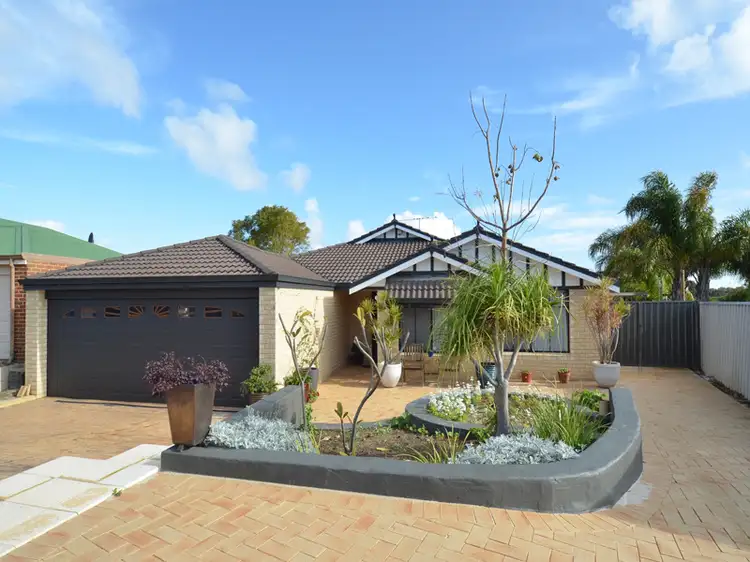 4 Carwoola Circle, Carramar WA 6031