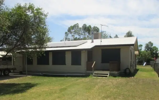 4 HUNTER STREET, Roma QLD 4455