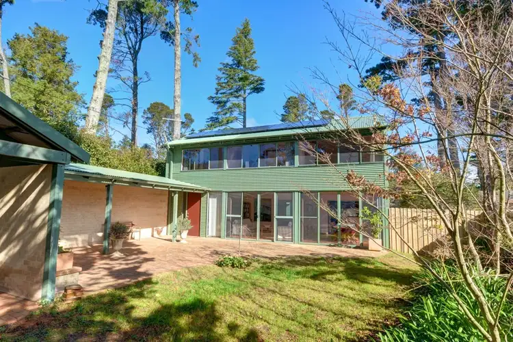 93 Clarence Rd, Blackheath NSW 2785