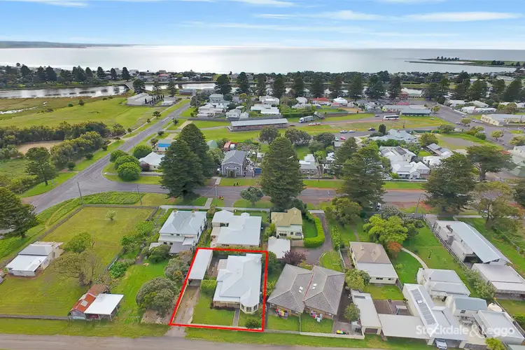2/94 Sackville Street, Port Fairy VIC 3284
