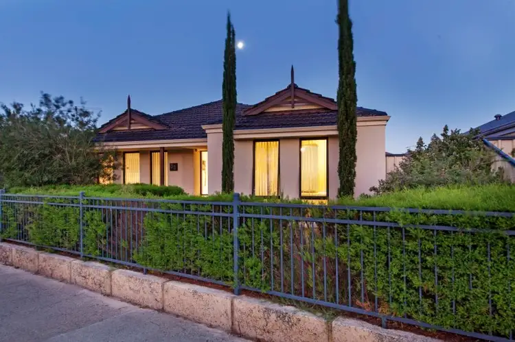 17 Oak Ridge Meander, Success WA 6164