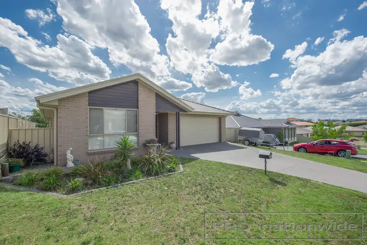 Second view of Homely house listing, 8 Sapphire Drive, Rutherford NSW 2320