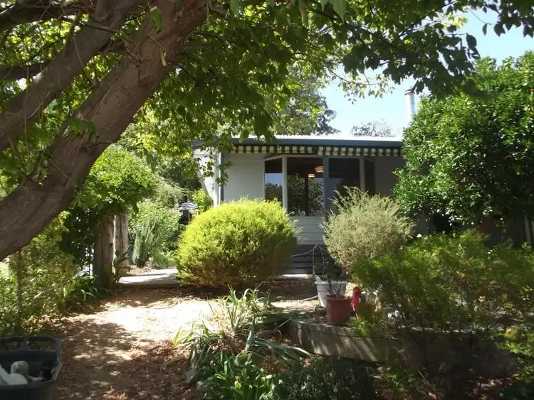 68 Camp Street, Adelong NSW 2729