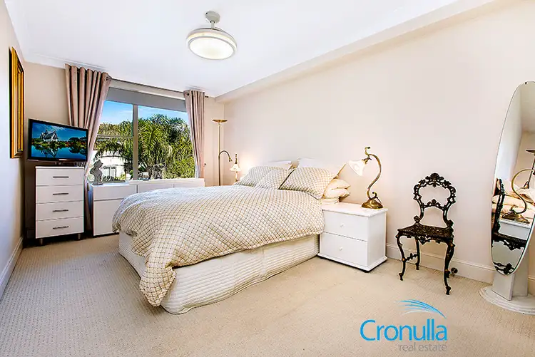 Fifth view of Homely apartment listing, 11/4-6 Ingalara Ave, Cronulla NSW 2230
