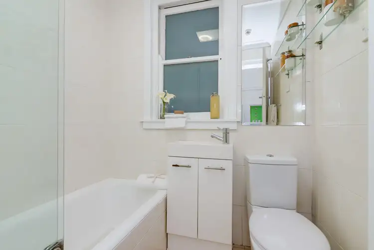 Sixth view of Homely apartment listing, 2/21 St Neot Avenue, Potts Point NSW 2011