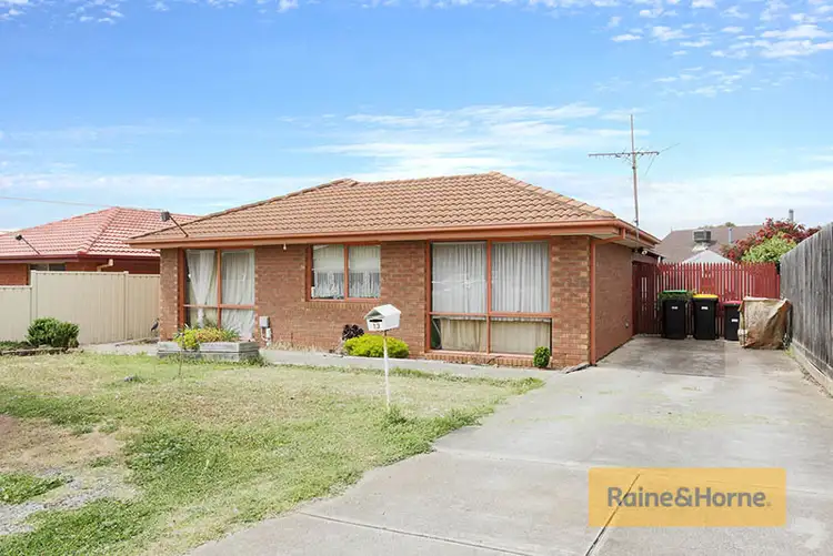 13 Gunnawarra Road, Kurunjang VIC 3337
