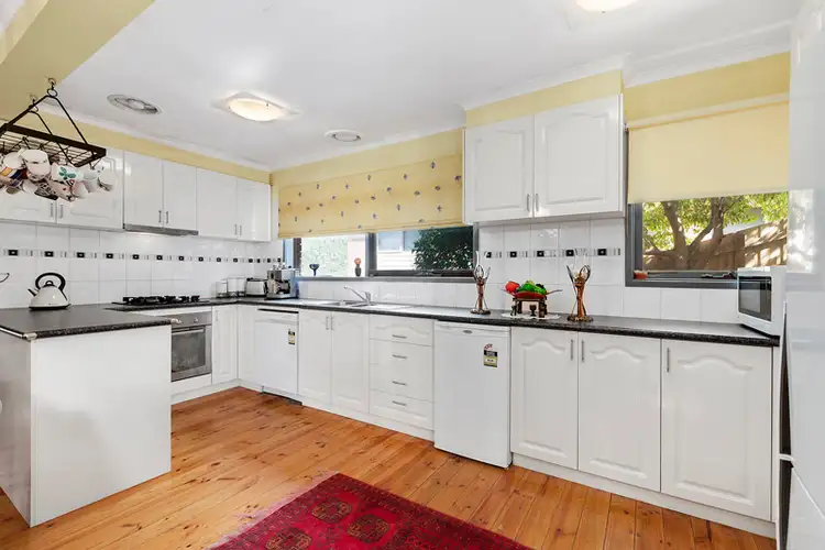 49 Long Valley Way, Doncaster East VIC 3109