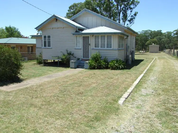 30 Sturt Street, Warwick QLD 4370