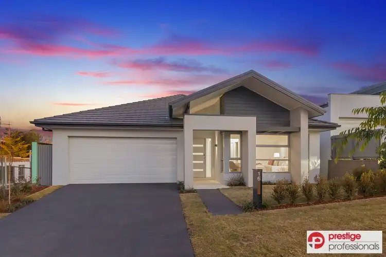 16 Desmond Avenue, Moorebank NSW 2170