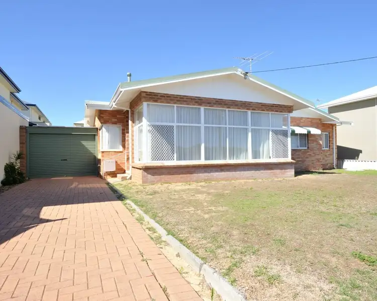 165 Rockingham Beach Road, Rockingham WA 6168