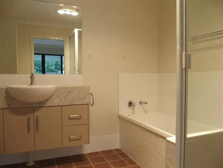 Sixth view of Homely house listing, 8/20 Riverview Street, Emerald QLD 4720