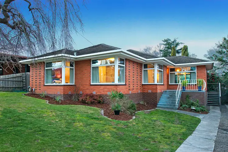 34 Pinehills Drive, Greensborough VIC 3088