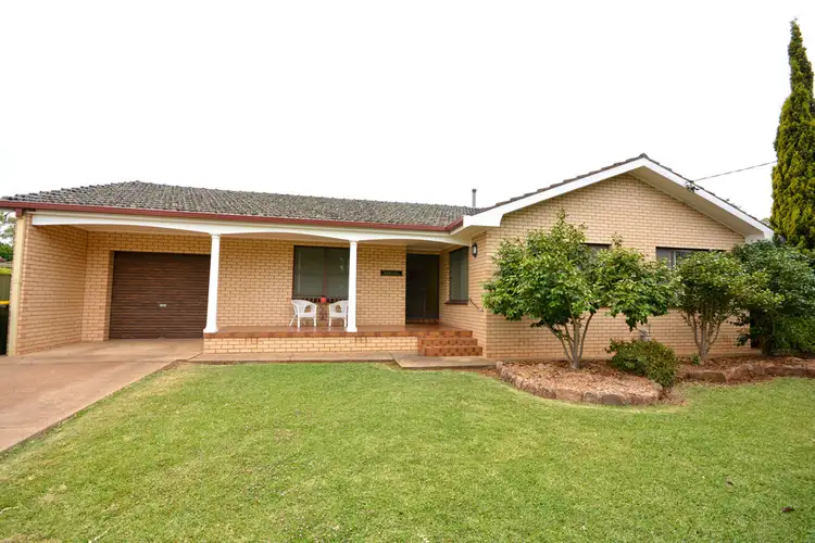 6 Foster Place, Griffith NSW 2680