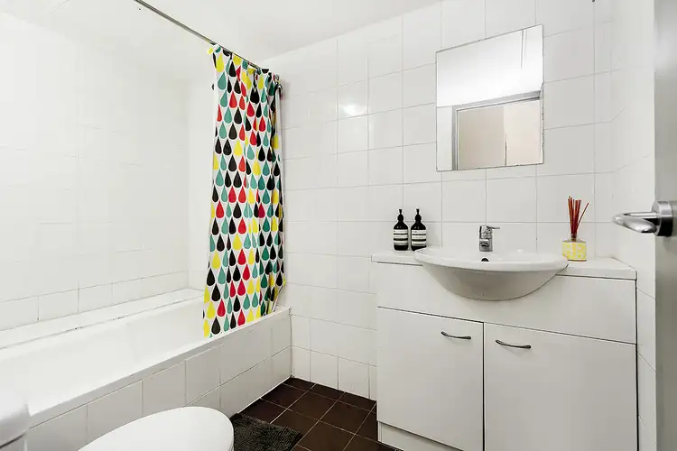 Fifth view of Homely unit listing, 2/166 Pacific Highway, North Sydney NSW 2060