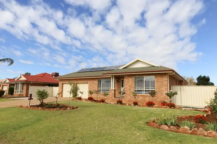22 Wyvern Crescent, Griffith NSW 2680