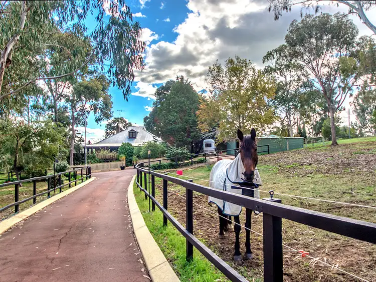 21 McKay Drive, Serpentine WA 6125