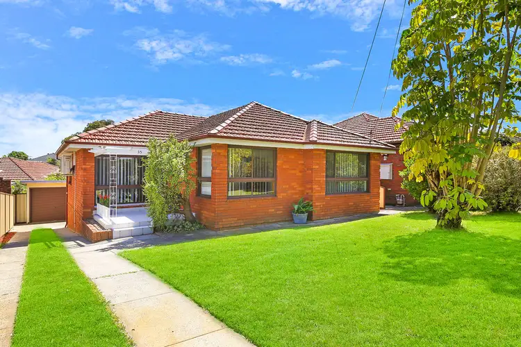 35 MOOREFIELDS RD, Kingsgrove NSW 2208