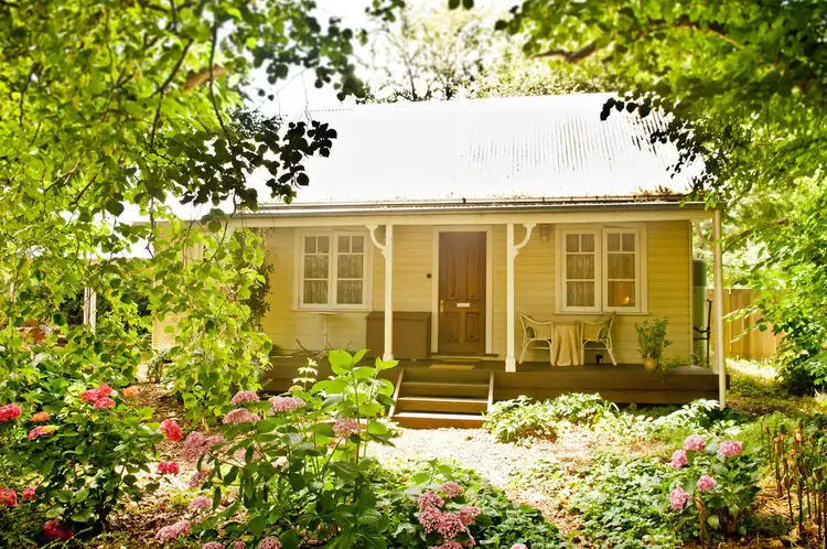 2/10 Lonsdale Promenade, Westbury TAS 7303