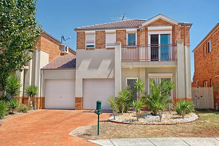 33 Durack Circuit, Taylors Hill VIC 3037