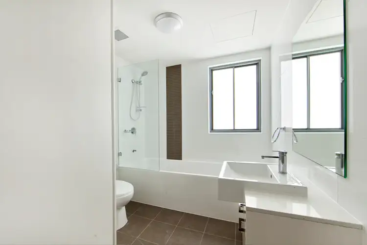 Sixth view of Homely unit listing, 4/32 The Crescent, Dee Why NSW 2099