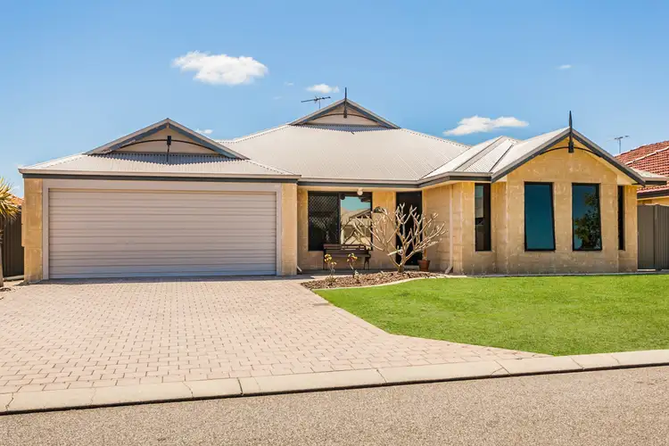 11 Oxenholme Way, Waikiki WA 6169