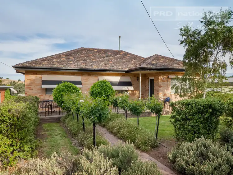 33 Grove Street, Kooringal NSW 2650