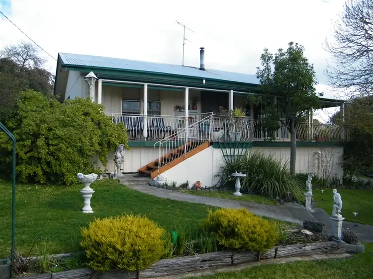 6 Hill Street, Clunes VIC 3370