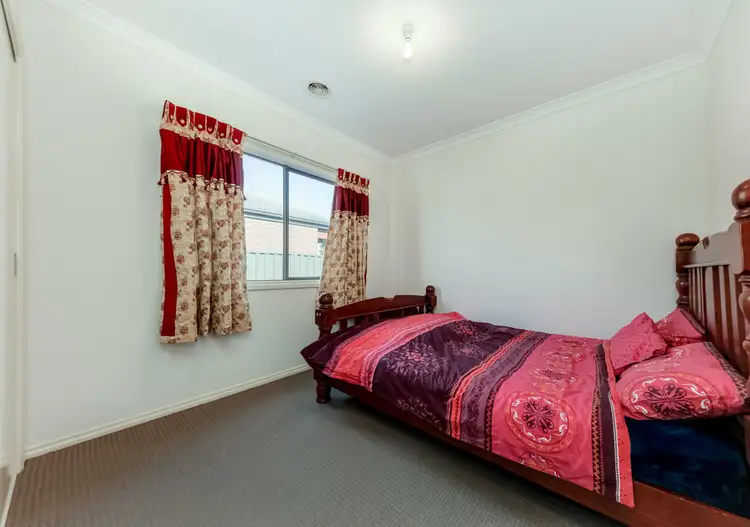 Fifth view of Homely unit listing, Unit 1 26 Starflower Way, Truganina VIC 3029