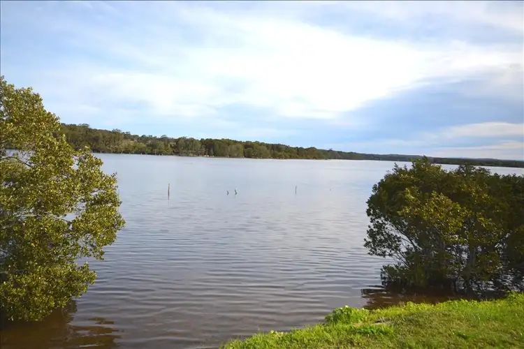 16 Crookhaven Drive, Greenwell Point NSW 2540