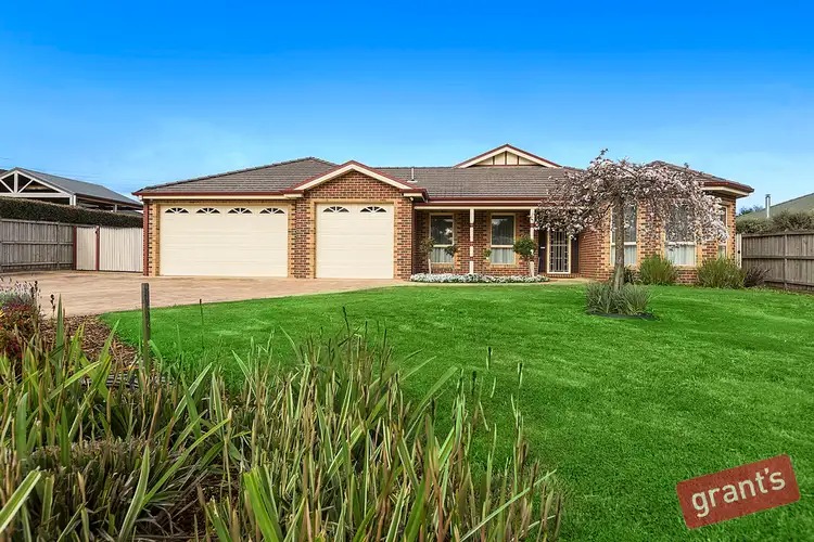 8 Rose Garden Court, Narre Warren North VIC 3804