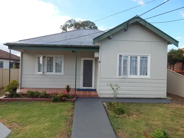4 Hubert Street, Fairfield NSW 2165