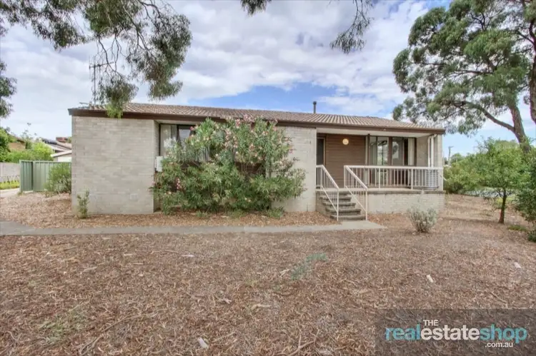 2 McBeath Place, Kambah ACT 2902