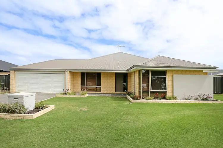 25 Maywood Way, Wannanup WA 6210
