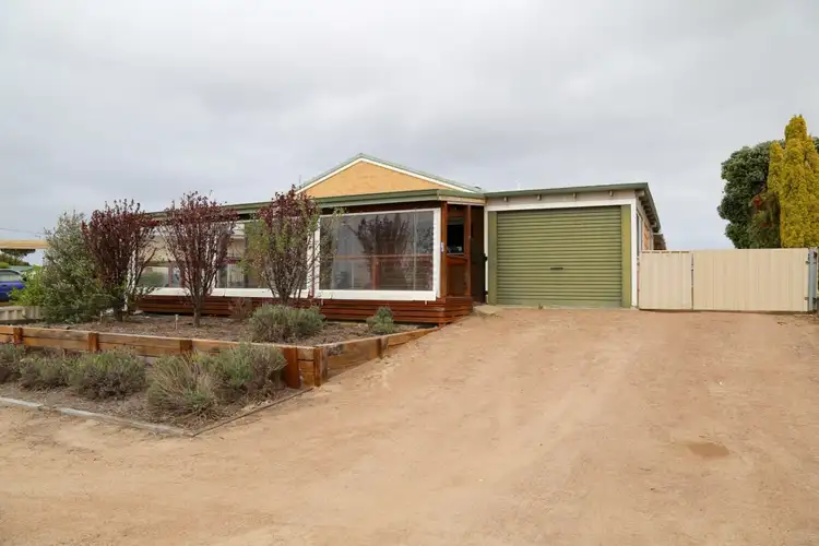 11 Magnolia Crescent, Castletown WA 6450