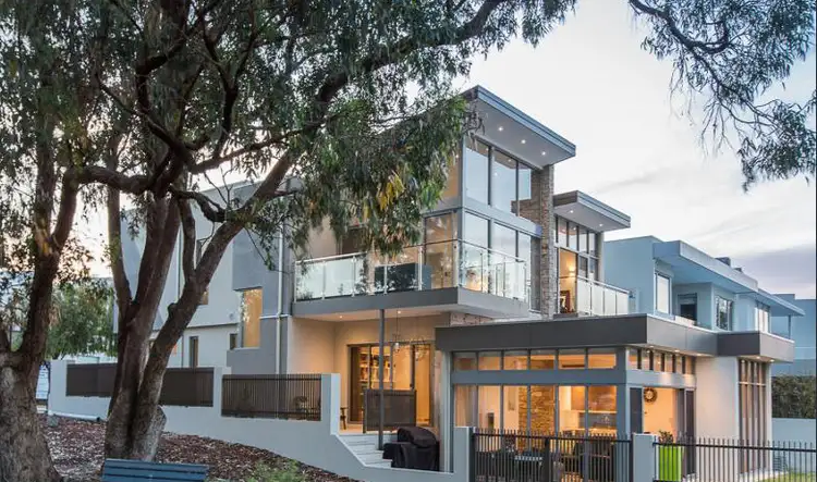 30 Omaroo Terrace, City Beach WA 6015