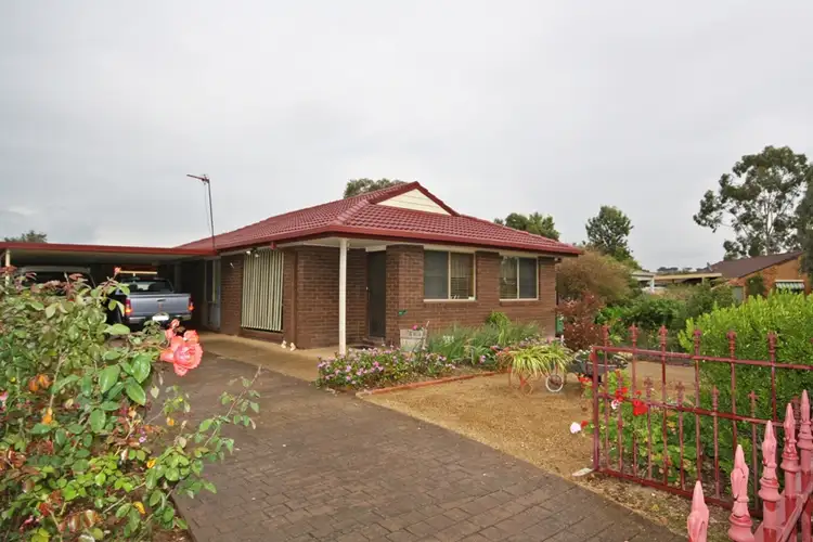 20 Parkhurst Street, Tolland NSW 2650