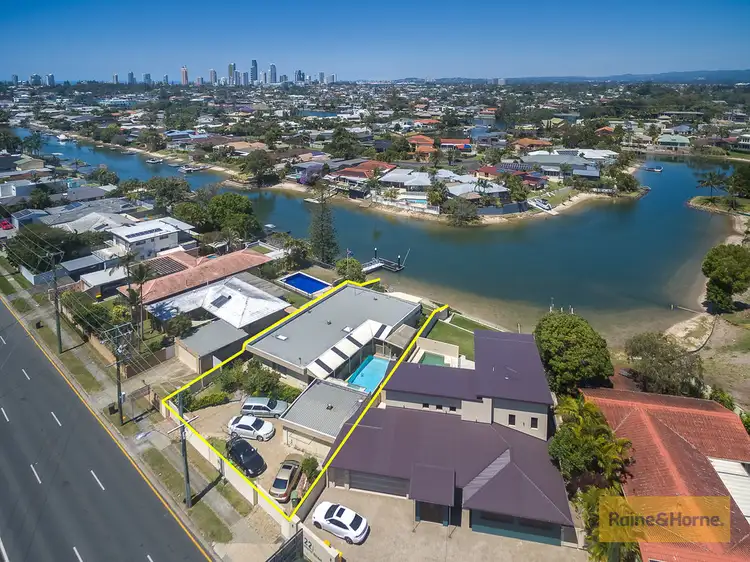 120 SALERNO STREET, Isle Of Capri QLD 4217